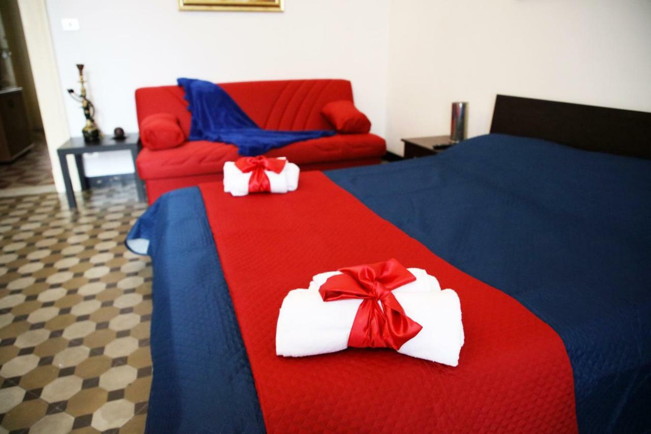 Pitagora House Hotel Taranto Exterior photo