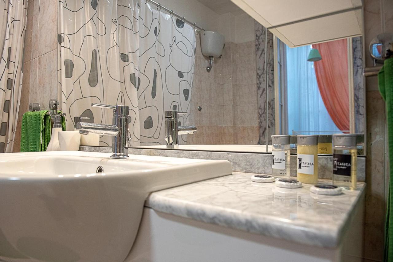 Pitagora House Hotel Taranto Exterior photo